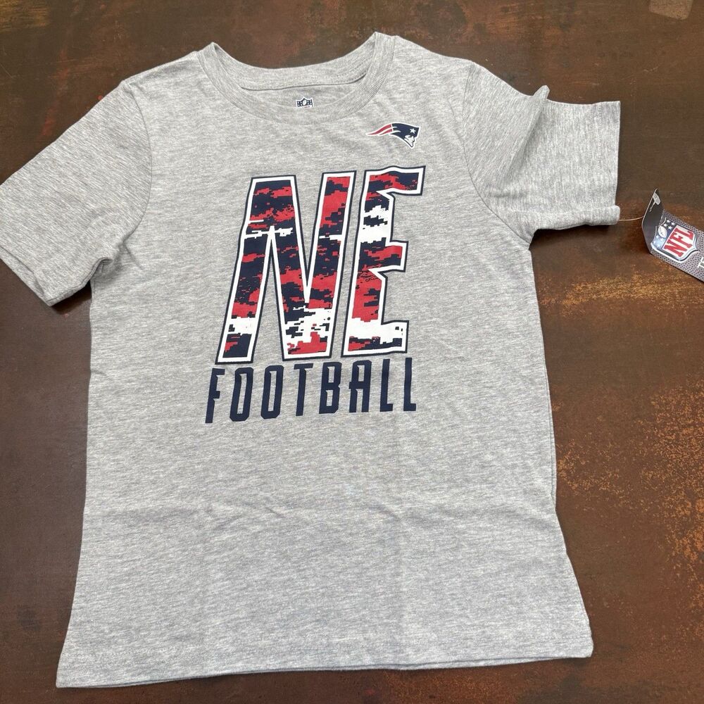 New England Patriots Gray Camo NE Football Medium 5/6 T-Shirt Kids Graphic Tee